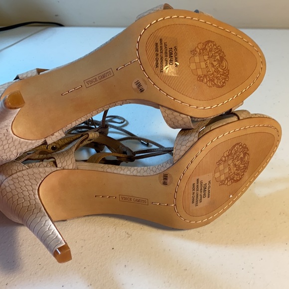 Vince Camuto Clara lace up shoe NWOT - Picture 8 of 10